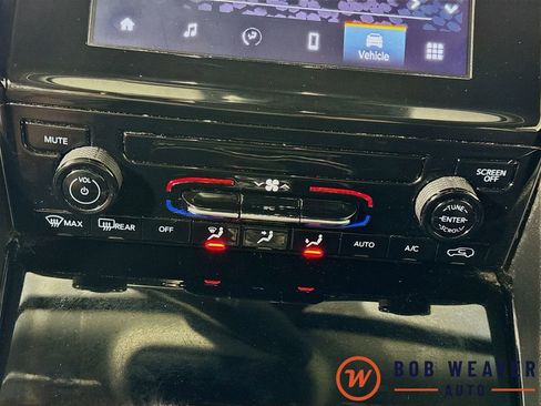 Used 2023 Jeep Grand Cherokee Laredo AWD/4WD image 19