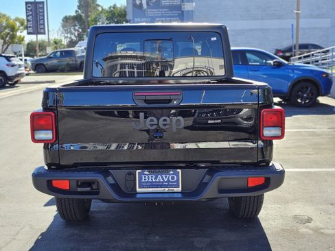 New 2026 Jeep Gladiator Sport image 6