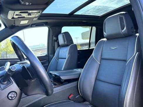 Certified 2024 Cadillac Escalade ESV Premium Luxury w/ Performance Package image 17