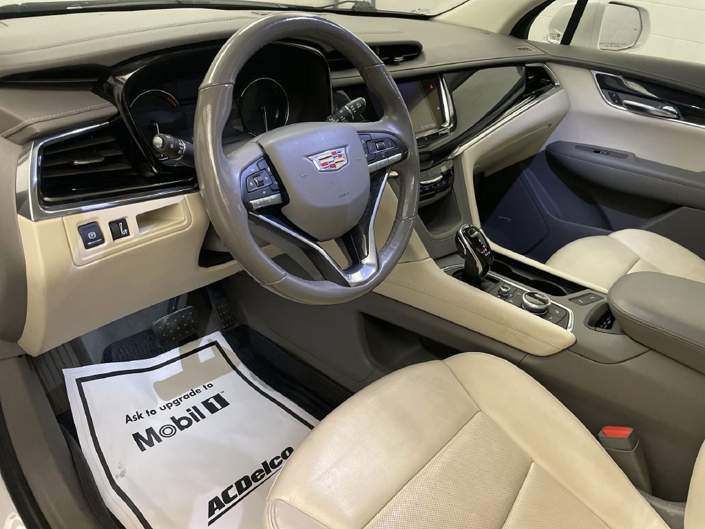 Used 2020 Cadillac XT6 Premium Luxury AWD/4WD image 4