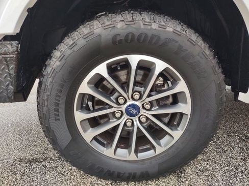 Used 2020 Ford F150 XLT w/ Equipment Group 302A Luxury AWD/4WD image 26