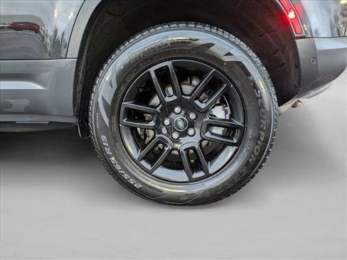 Used 2025 Land Rover Defender 110 S image 23