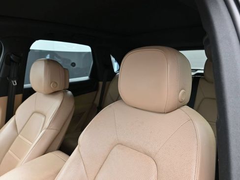 Certified 2019 Porsche Cayenne AWD/4WD image 16
