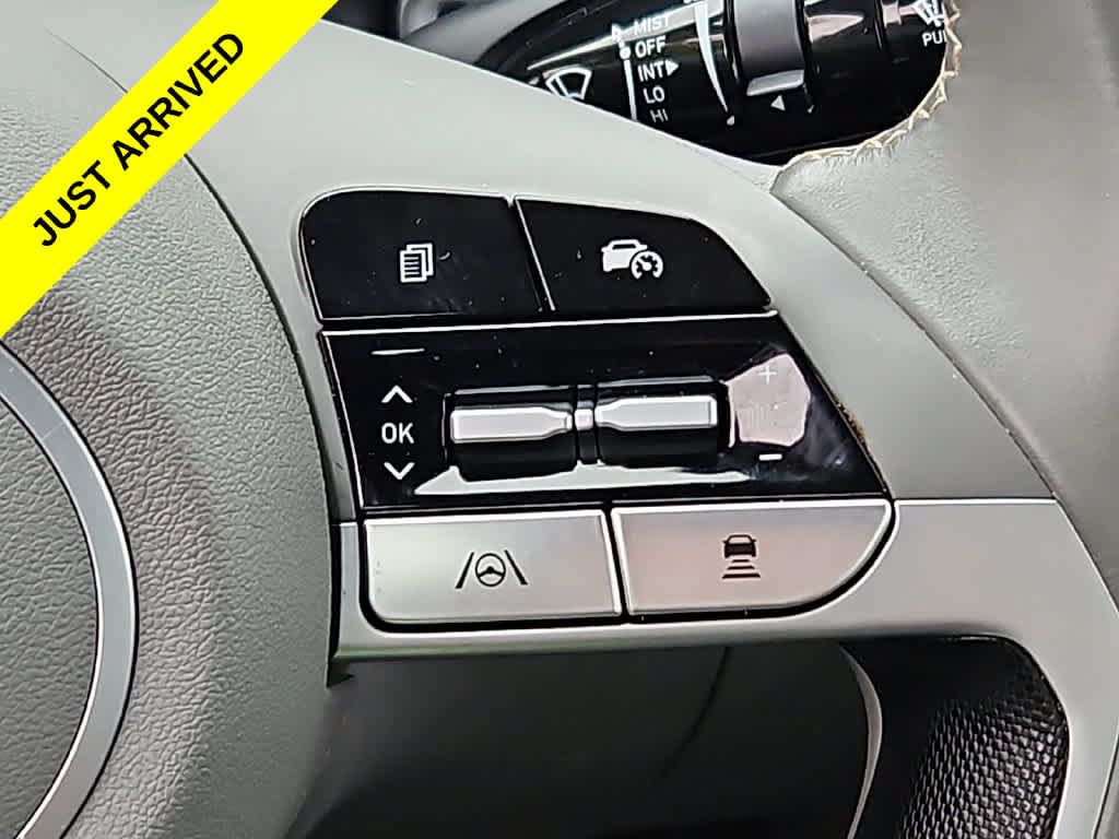 Used 2025 Hyundai Elantra SEL FWD image 22