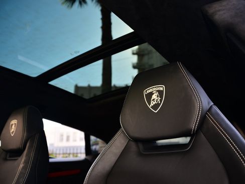 Used 2019 Lamborghini Urus image 16