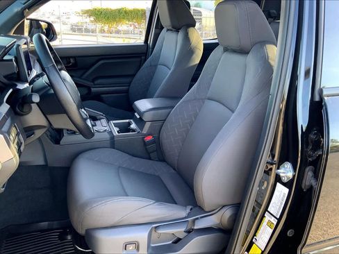 Certified 2025 Toyota Tacoma SR5 image 7