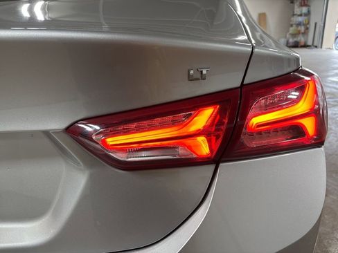 Used 2019 Chevrolet Malibu LT FWD image 25