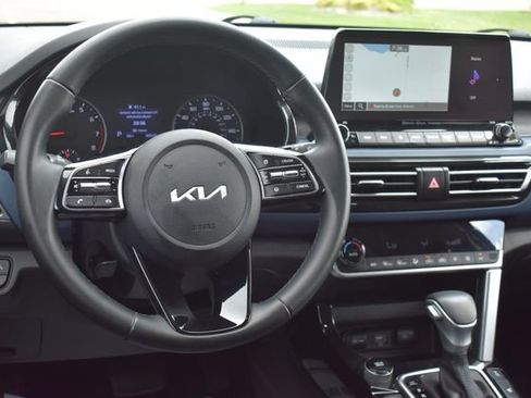 Used 2023 Kia Seltos S w/ Navigation Package AWD/4WD image 18