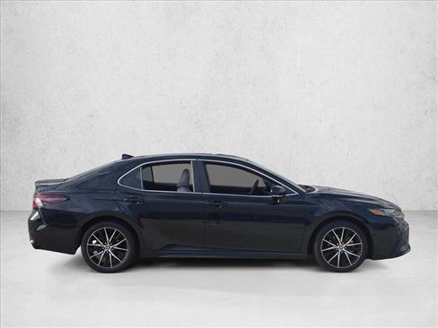 Used 2023 Toyota Camry SE w/ Convenience Package FWD image 4