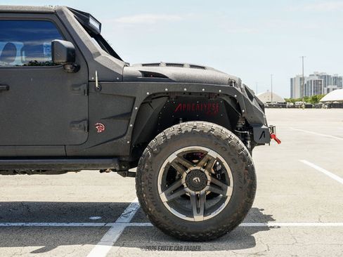 Used 2021 Jeep Gladiator Sport AWD/4WD image 11