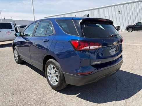 Used 2022 Chevrolet Equinox LS image 3