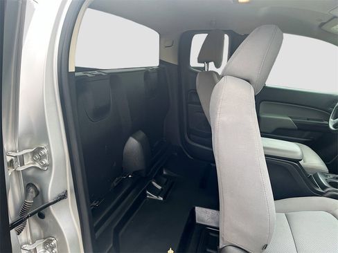Used 2018 Chevrolet Colorado W/T image 24