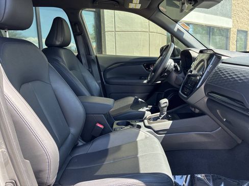 Used 2025 Subaru Forester Limited AWD/4WD image 13