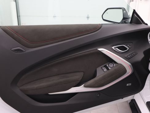 Used 2018 Chevrolet Camaro ZL1 RWD image 35