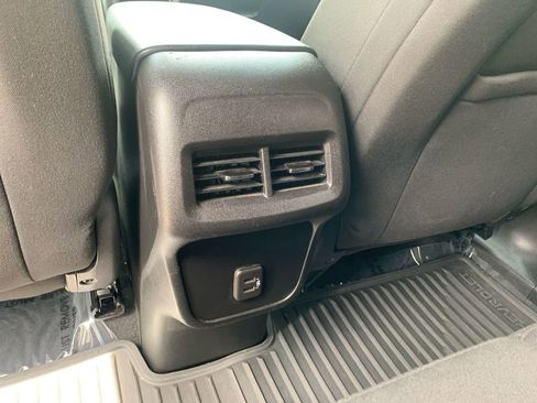 Used 2019 Chevrolet Equinox LT w/ Driver Convenience Package FWD image 16