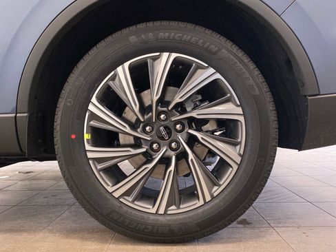 New 2026 Lincoln Aviator AWD image 24