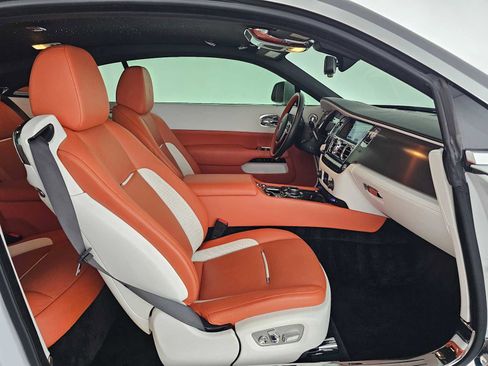 Used 2018 Rolls-Royce Wraith image 12