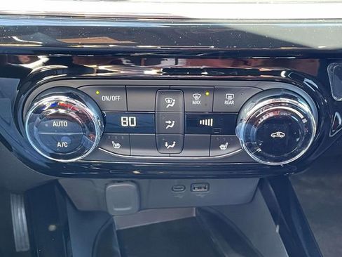 New 2026 Chevrolet Trax RS w/ Sunroof Package image 24