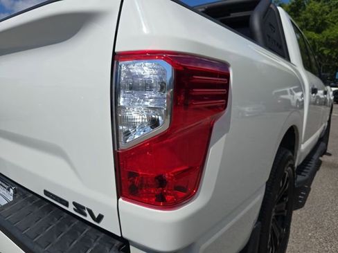 Used 2023 Nissan Titan SV w/ SV Convenience Package RWD image 19