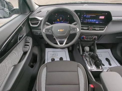 New 2026 Chevrolet TrailBlazer LT w/ LT Cold Weather Package FWD image 7
