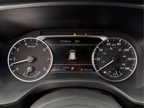 Used 2024 Nissan Rogue SV image 12