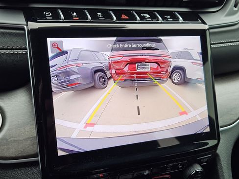 New 2025 Jeep Grand Cherokee L Limited image 19