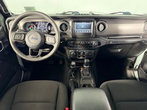 Used 2023 Jeep Wrangler Unlimited image 12