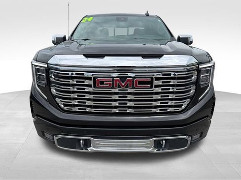 Used 2024 GMC Sierra 1500 Denali w/ Technology Package AWD/4WD image 2