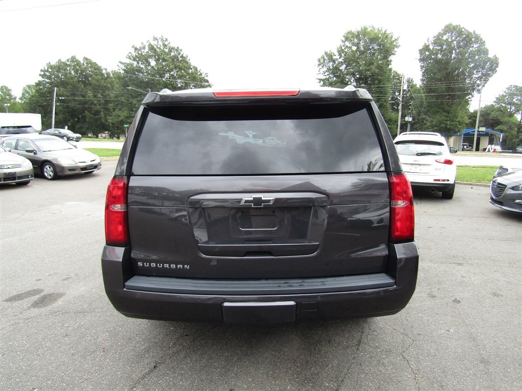 Used 2018 Chevrolet Suburban LT AWD/4WD image 6