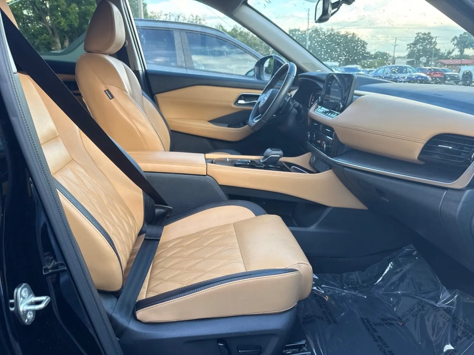 Used 2023 Nissan Rogue Platinum FWD image 16
