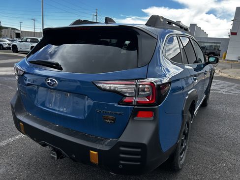 Used 2025 Subaru Outback Wilderness AWD/4WD image 5