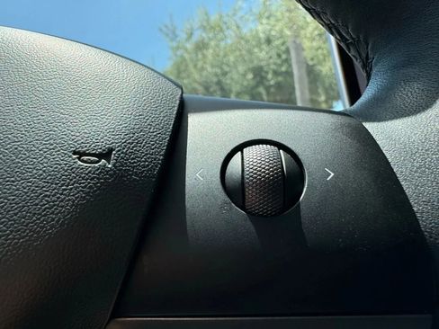 Used 2023 Tesla Model 3 Standard Range image 39