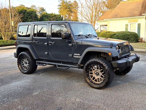 Used 2017 Jeep Wrangler Unlimited Sport w/ Connectivity Group image 19