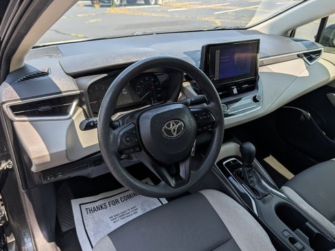 Used 2024 Toyota Corolla LE FWD image 19
