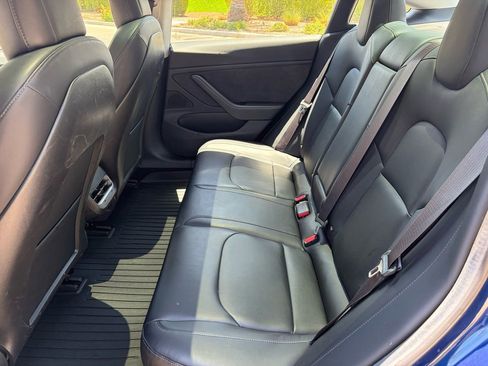 Used 2018 Tesla Model 3 Long Range RWD image 10