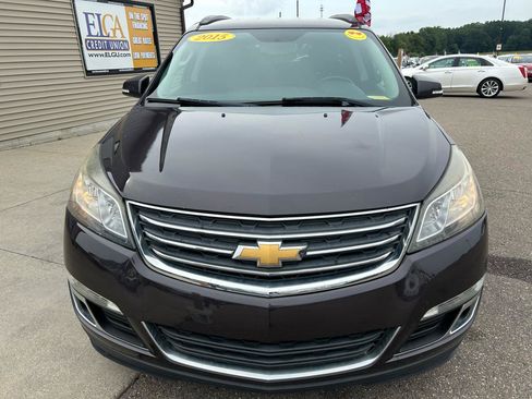 Used 2015 Chevrolet Traverse LT w/ Style and Technology Package FWD image 2