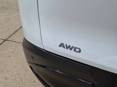 Certified 2025 Nissan Murano SV AWD/4WD image 32