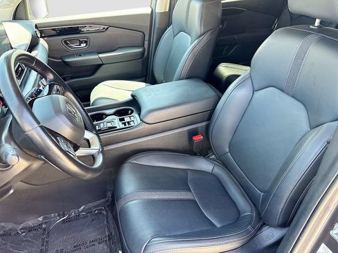 Used 2025 Honda Pilot Touring image 21