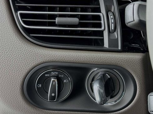 New 2026 Porsche Macan image 14