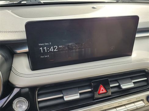 Used 2024 Genesis G70 2.5T image 12