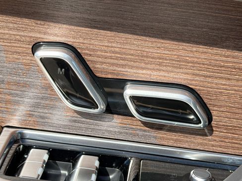 New 2026 Land Rover Range Rover SE image 25