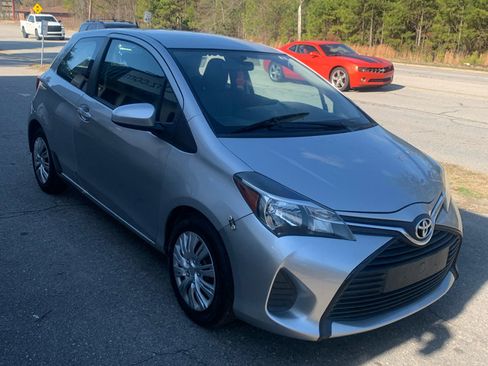 Used 2015 Toyota Yaris L image 3