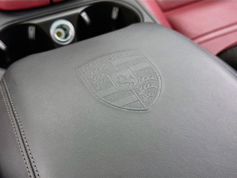 Used 2024 Porsche Cayenne AWD/4WD image 26