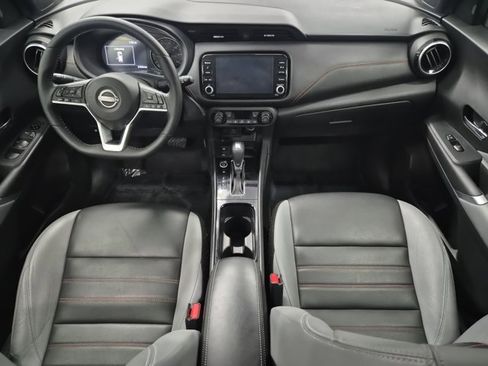 Used 2022 Nissan Kicks SR w/ Premium Package image 11