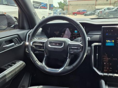 Used 2025 GMC Acadia Elevation w/ Elevation Premium Package FWD image 13