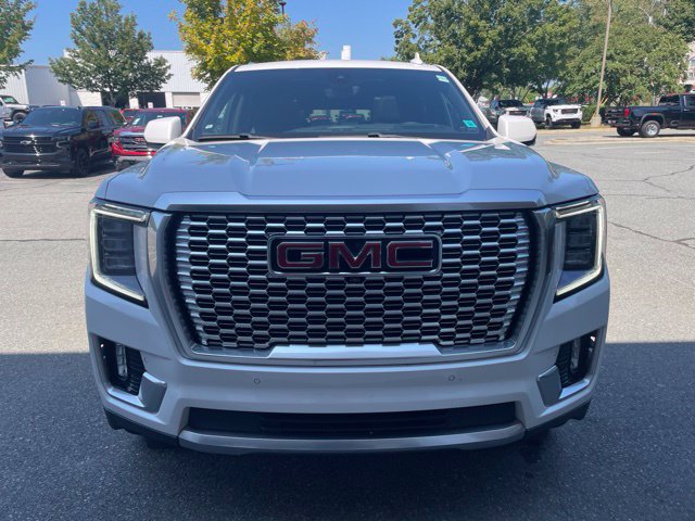 Used 2021 GMC Yukon XL Denali w/ Denali Premium Package AWD/4WD image 5