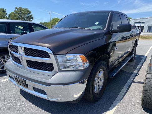 Used 2017 RAM 1500 Tradesman w/ Popular Equipment Group RWD image 3