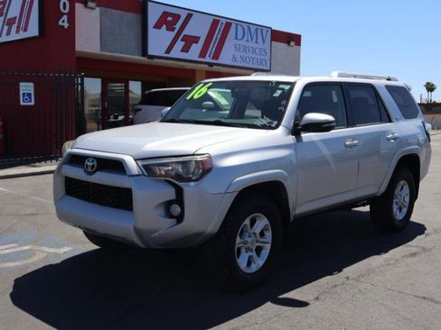 Used 2016 Toyota 4Runner SR5 Premium w/ Four Season Floor Mat Package image 3