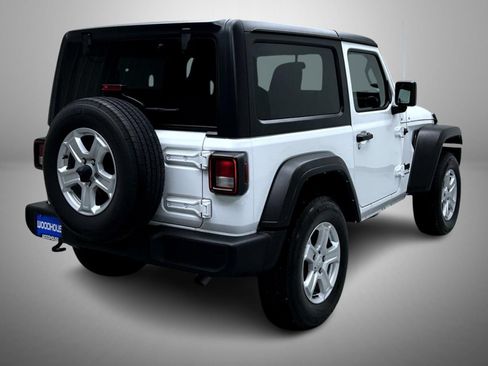 Used 2022 Jeep Wrangler Sport AWD/4WD image 5