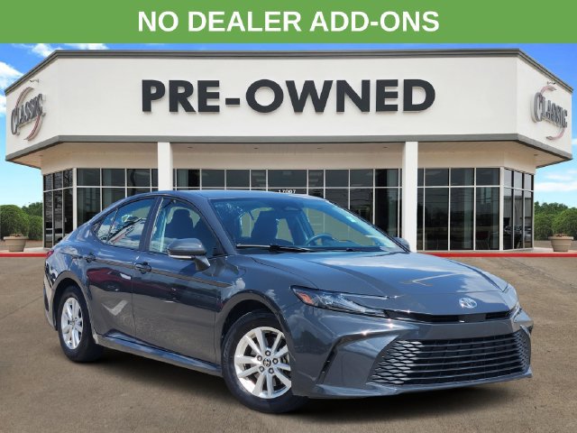 Used 2025 Toyota Camry LE FWD image 1
